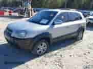 2007 Hyundai Tucson SE with VIN KM8JN12D67U674101, listed as a IAAI auction lot 43503952 with 197,306 mi miles and . Bid and sale history available at DreamBid. Image 2.