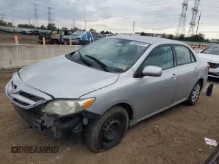 2011 Toyota Corolla L z VIN 2T1BU4EE8BC610262, wystawiony jako Copart lot #80838205 z przebiegiem 160 537 mil mil oraz Szkoda całkowita • Salvage title. Historia ofert i sprzedaży dostępna na DreamBid. Obrazek 1.