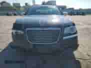 2012 Chrysler 300 Limited z VIN 2C3CCACG2CH242411, wystawiony jako Copart lot #80325775 z przebiegiem 165 492 mil mil oraz Szkoda całkowita • Salvage title. Historia ofert i sprzedaży dostępna na DreamBid. Obrazek 5.