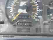 1992 Mercedes-Benz 500 z VIN WDBFA66E6NF055150, wystawiony jako IAAI lot #42636398 z przebiegiem 61 456 mil mil oraz . Historia ofert i sprzedaży dostępna na DreamBid. Obrazek 15.