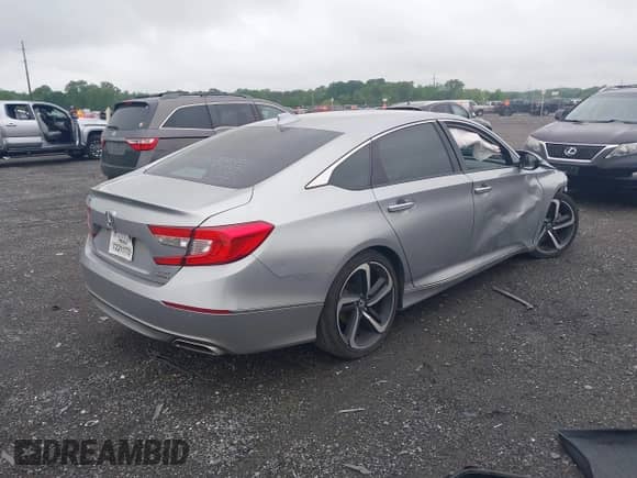 2019 Honda Accord Touring z VIN 1HGCV2F96KA009445, wystawiony jako IAAI lot #42181051 z przebiegiem Nie podano mil oraz . Historia ofert i sprzedaży dostępna na DreamBid. Obrazek 4.