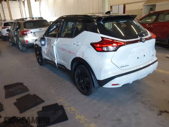 2024 Nissan Kicks SR с VIN 3N1CP5DV6RL560300, выставлен на аукционе IAAI как лот 42207596 с пробегом 7 423 миль миль и . История ставок и продаж доступна на DreamBid. Изображение 3.