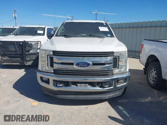 2018 Ford F-250 Platinum with VIN 1FT7W2BT7JEB09060, listed as a IAAI auction lot 43505578 with 283,434 mi miles and . Bid and sale history available at DreamBid. Image 13.