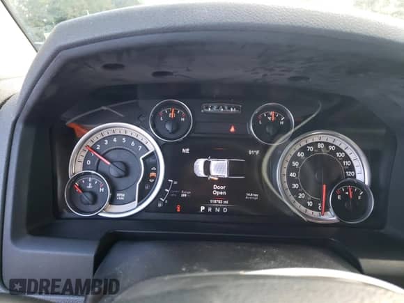 2015 Ram 1500 Big Horn z VIN 1C6RR6LT2FS658638, wystawiony jako Copart lot #85490935 z przebiegiem 119 763 mil mil oraz Szkoda całkowita • Salvage title. Historia ofert i sprzedaży dostępna na DreamBid. Obrazek 9.