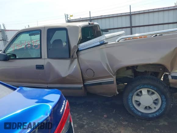 1997 Chevrolet Silverado 1500 с VIN 2GCEC19M2V1288088, выставлен на аукционе IAAI как лот 41864895 с пробегом 445 404 миль миль и . История ставок и продаж доступна на DreamBid. Изображение 15.