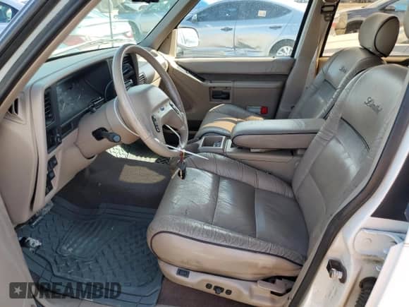 1993 Ford Explorer Eddie Bauer z VIN 1FMDU32X0PUD85141, wystawiony jako Copart lot #71320944 z przebiegiem 810 mil mil oraz Szkoda całkowita • Salvage title. Historia ofert i sprzedaży dostępna na DreamBid. Obrazek 7.