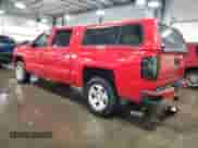 2018 Chevrolet Silverado 1500 LT z VIN 3GCUKREH6JG424133, wystawiony jako Copart lot #48799605 z przebiegiem 80 550 mil mil oraz Szkoda całkowita • Salvage title. Historia ofert i sprzedaży dostępna na DreamBid. Obrazek 2.