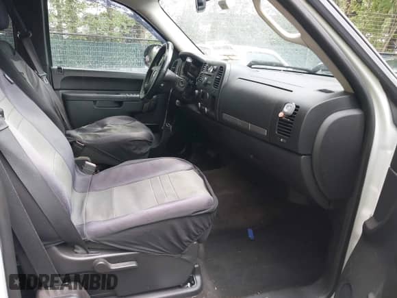 2011 Chevrolet Silverado 1500 LT with VIN 1GCRKSE3XBZ362836, listed as a IAAI auction lot 43091610 with 177,152 mi miles and . Bid and sale history available at DreamBid. Image 5.