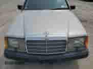 1989 Mercedes-Benz 300 E with VIN WDBEA30D7KA942808, listed as a Copart auction lot 59315945 with 121,727 mi miles and Clean title. Bid and sale history available at DreamBid. Image 11.