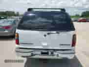 2005 Chevrolet Suburban Z71 с VIN 3GNFK16Z05G116552, выставлен на аукционе Copart как лот 57557684 с пробегом 233 308 миль миль и Списание • Salvage title. История ставок и продаж доступна на DreamBid. Изображение 6.
