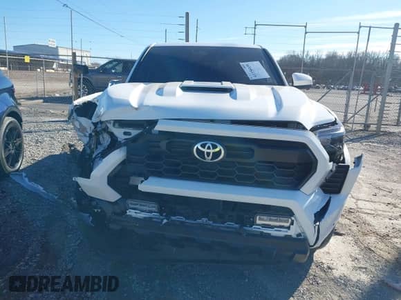 2024 Toyota Tacoma SR5 with VIN 3TMLB5JN1RM022825, listed as a IAAI auction lot 41356038 with 3,977 mi miles and . Bid and sale history available at DreamBid. Image 12.