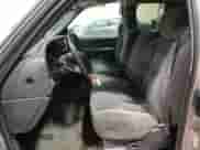 2004 Chevrolet Silverado 2500HD LT z VIN 1GCHK29G84E401927, wystawiony jako Copart lot #87168474 z przebiegiem 137 414 mil mil oraz Szkoda całkowita • Salvage title. Historia ofert i sprzedaży dostępna na DreamBid. Obrazek 7.