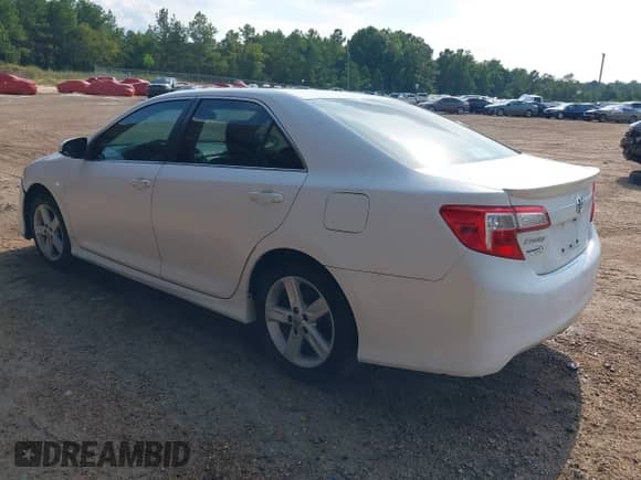 2013 Toyota Camry L with VIN 4T1BF1FK7DU674114, listed as a IAAI auction lot 43068424 with 392,225 mi miles and . Bid and sale history available at DreamBid. Image 3.