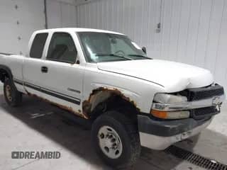 2002 Chevrolet Silverado 2500HD LS z VIN 1GCHK29U32Z271616, wystawiony jako IAAI lot #41511424 z przebiegiem 229 963 mil mil oraz . Historia ofert i sprzedaży dostępna na DreamBid. Obrazek 1.