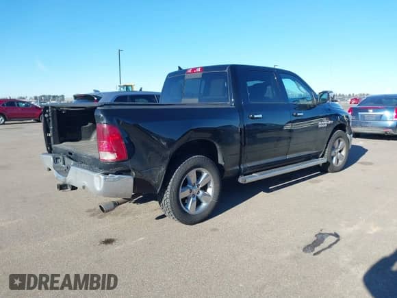 2013 Ram 1500 Big Horn z VIN 1C6RR7LT5DS620419, wystawiony jako IAAI lot #41246708 z przebiegiem 107 269 mil mil oraz . Historia ofert i sprzedaży dostępna na DreamBid. Obrazek 4.