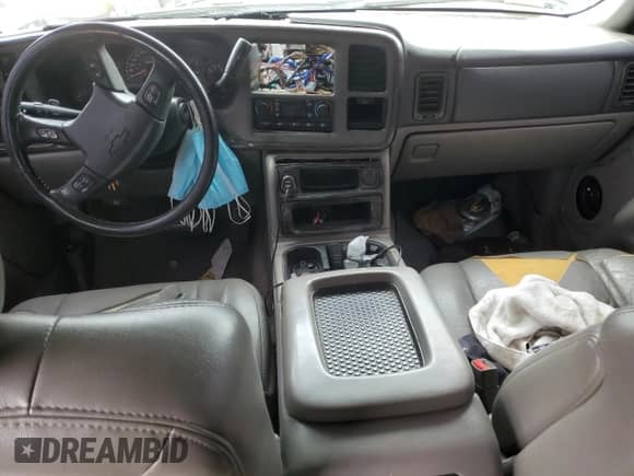 2004 Chevrolet Tahoe Z71 с VIN 1GNEK13T14R207288, выставлен на аукционе Copart как лот 61932515 с пробегом Не указан миль и Списание • Salvage title. История ставок и продаж доступна на DreamBid. Изображение 8.