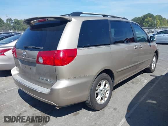 2006 Toyota Sienna XLE z VIN 5TDBA22C26S071263, wystawiony jako IAAI lot #43251454 z przebiegiem 211 032 mil mil oraz . Historia ofert i sprzedaży dostępna na DreamBid. Obrazek 4.