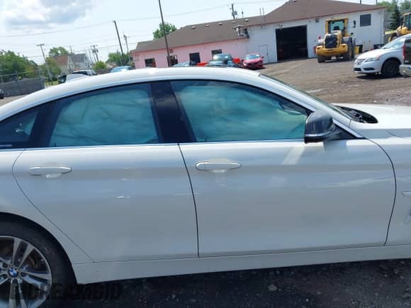 2016 BMW 4 Series 428i xDrive с VIN WBA4C9C52GG138514, выставлен на аукционе IAAI как лот 42646813 с пробегом 71 824 миль миль и . История ставок и продаж доступна на DreamBid. Изображение 13.