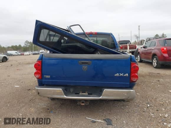 2008 Dodge 1500 SLT z VIN 1D7HU18N08S636436, wystawiony jako IAAI lot #41750531 z przebiegiem 234 811 mil mil oraz . Historia ofert i sprzedaży dostępna na DreamBid. Obrazek 16.