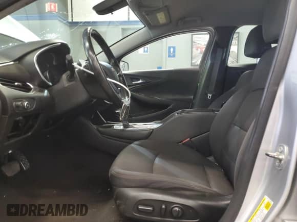 2016 Chevrolet Malibu LT z VIN 1G1ZE5ST2GF322684, wystawiony jako Copart lot #86873935 z przebiegiem 116 967 mil mil oraz Czysty tytuł • Clean title. Historia ofert i sprzedaży dostępna na DreamBid. Obrazek 7.