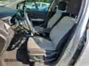 2018 Chevrolet Trax LS z VIN 3GNCJKSB1JL245406, wystawiony jako Copart lot #71591095 z przebiegiem 118 764 mil mil oraz Szkoda całkowita • Salvage title. Historia ofert i sprzedaży dostępna na DreamBid. Obrazek 7.