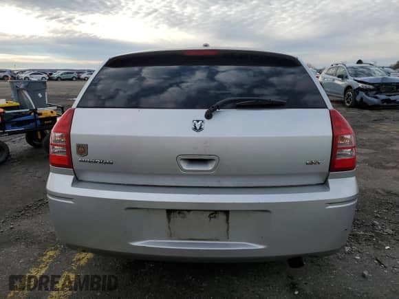 2005 Dodge Magnum SE with VIN 2D8FV48V55H557106, listed as a Copart auction lot 86112754 with 56,431 mi miles and Salvage title. Bid and sale history available at DreamBid. Image 6.