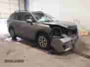 2023 Subaru Forester Premium z VIN JF2SKAEC8PH440394, wystawiony jako IAAI lot #42856416 z przebiegiem 36 578 mil mil oraz . Historia ofert i sprzedaży dostępna na DreamBid. Obrazek 1.