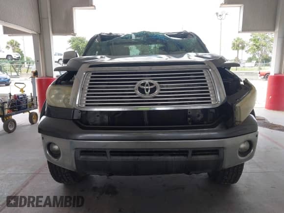 2013 Toyota Tundra Limited с VIN 5TFHW5F18DX271206, выставлен на аукционе IAAI как лот 42362300 с пробегом 266 453 миль миль и . История ставок и продаж доступна на DreamBid. Изображение 13.