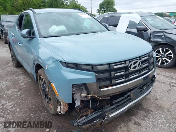 2025 Hyundai Santa Cruz Limited z VIN 5NTJEDDF1SH134728, wystawiony jako IAAI lot #43096606 z przebiegiem 8 574 mil mil oraz . Historia ofert i sprzedaży dostępna na DreamBid. Obrazek 6.