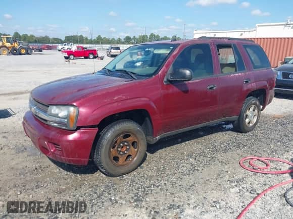 2005 Chevrolet TrailBlazer LT с VIN 1GNDS13S952158533, выставлен на аукционе IAAI как лот 43292361 с пробегом 327 258 миль миль и . История ставок и продаж доступна на DreamBid. Изображение 2.