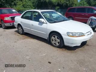 1999 Honda Accord EX with VIN 1HGCG1652XA049904, listed as a IAAI auction lot 42980986 with 181,961 mi miles and . Bid and sale history available at DreamBid. Image 1.