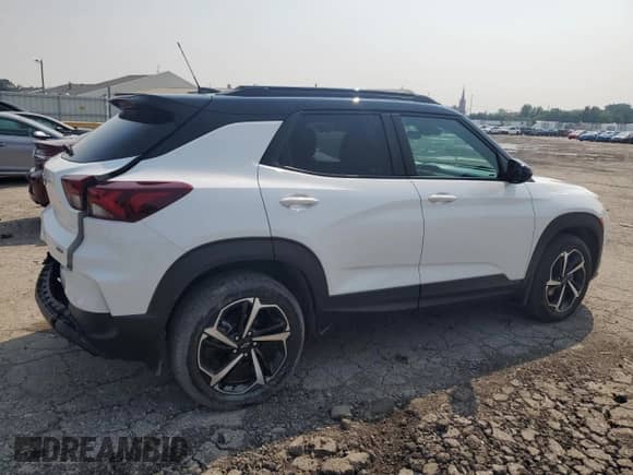 2022 Chevrolet TrailBlazer RS with VIN KL79MTSL4NB044919, listed as a Copart auction lot 67382705 with 39,394 mi miles and Salvage title. Bid and sale history available at DreamBid. Image 3.