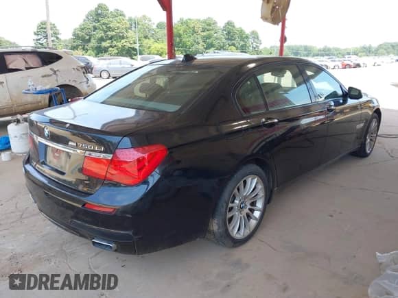 2012 BMW 7 Series 750Li с VIN WBAKB8C53CC963323, выставлен на аукционе IAAI как лот 42879517 с пробегом 161 381 миль миль и . История ставок и продаж доступна на DreamBid. Изображение 4.