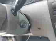 2006 Toyota Corolla LE z VIN 1NXBR32E96Z651021, wystawiony jako IAAI lot #43378872 z przebiegiem 200 179 mil mil oraz . Historia ofert i sprzedaży dostępna na DreamBid. Obrazek 11.