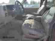1998 Chevrolet Suburban с VIN 1GNFK16R7WJ336061, выставлен на аукционе Copart как лот 47125105 с пробегом 151 062 миль миль и Чистый • Clean title. История ставок и продаж доступна на DreamBid. Изображение 7.