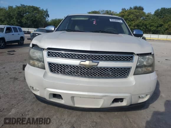 2010 Chevrolet Tahoe LTZ с VIN 1GNUCCE0XAR290190, выставлен на аукционе Copart как лот 85536975 с пробегом 207 271 миль миль и Списание • Salvage title. История ставок и продаж доступна на DreamBid. Изображение 5.