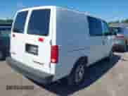 2005 Chevrolet Astro Cargo z VIN 1GCDM19X65B107724, wystawiony jako IAAI lot #42613741 z przebiegiem 62 178 mil mil oraz . Historia ofert i sprzedaży dostępna na DreamBid. Obrazek 4.