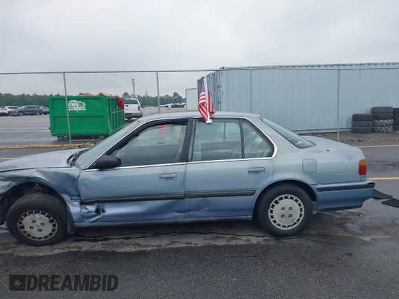 1990 Honda Accord with VIN 1HGCB7659LA069028, listed as a IAAI auction lot 42686692 with 175,324 mi miles and . Bid and sale history available at DreamBid. Image 14.