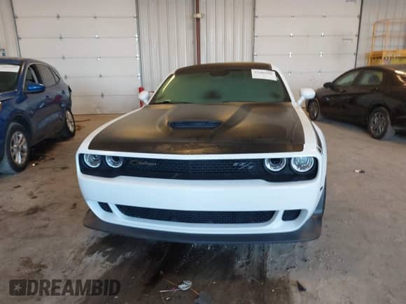 2022 Dodge Challenger R/T Scat Pack Widebody z VIN 2C3CDZFJ2NH226814, wystawiony jako IAAI lot #43205998 z przebiegiem 40 423 mil mil oraz . Historia ofert i sprzedaży dostępna na DreamBid. Obrazek 12.