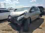 2017 Toyota Sienna LE z VIN 5TDJZ3DC2HS149244, wystawiony jako Copart lot #68222815 z przebiegiem 46 522 mil mil oraz Szkoda całkowita • Salvage title. Historia ofert i sprzedaży dostępna na DreamBid. Obrazek 1.