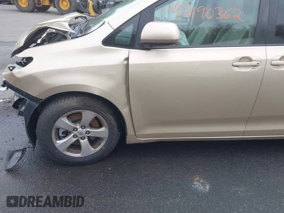 2011 Toyota Sienna LE AAS с VIN 5TDKK3DC2BS006651, выставлен на аукционе IAAI как лот 42190362 с пробегом 201 795 миль миль и . История ставок и продаж доступна на DreamBid. Изображение 19.