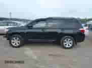 2008 Toyota Highlander z VIN JTEES41A182024219, wystawiony jako IAAI lot #43361831 z przebiegiem 246 853 mil mil oraz . Historia ofert i sprzedaży dostępna na DreamBid. Obrazek 14.