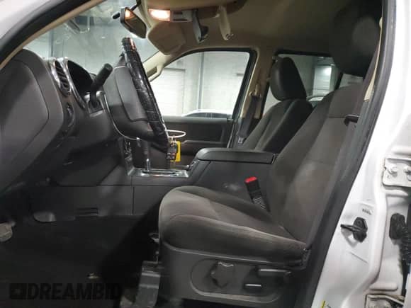 2010 Ford Explorer with VIN 1FMEU7D89AUA09742, listed as a Copart auction lot 44901595 with 122,509 mi miles and Salvage title. Bid and sale history available at DreamBid. Image 7.