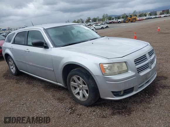 2008 Dodge Magnum SXT with VIN 2D4FV37V48H225739, listed as a IAAI auction lot 42078883 with Not provided miles and . Bid and sale history available at DreamBid. Image 1.