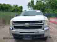 2009 Chevrolet Silverado 2500HD Work Truck z VIN 1GCHK49K09E164826, wystawiony jako IAAI lot #42240728 z przebiegiem 296 227 mil mil oraz . Historia ofert i sprzedaży dostępna na DreamBid. Obrazek 12.