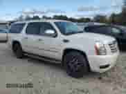 2013 Cadillac Escalade ESV Luxury с VIN 1GYS4HEF4DR303318, выставлен на аукционе Copart как лот 82030375 с пробегом 145 791 миль миль и Чистый • Clean title. История ставок и продаж доступна на DreamBid. Изображение 4.