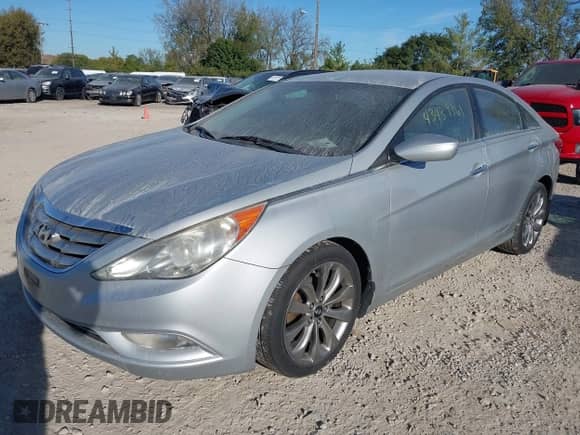 2011 Hyundai Sonata SE z VIN 5NPEC4AC3BH102394, wystawiony jako IAAI lot #43439361 z przebiegiem 174 717 mil mil oraz . Historia ofert i sprzedaży dostępna na DreamBid. Obrazek 2.