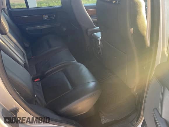 2010 Land Rover Range Rover Sport HSE with VIN SALSF2D48AA216585, listed as a Copart auction lot 89824845 with 83,767 mi miles and Clean title. Bid and sale history available at DreamBid. Image 6.