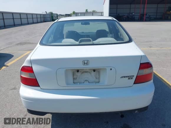 1994 Honda Accord LX с VIN 1HGCD5635RA189687, выставлен на аукционе IAAI как лот 42421010 с пробегом 155 010 миль миль и . История ставок и продаж доступна на DreamBid. Изображение 16.