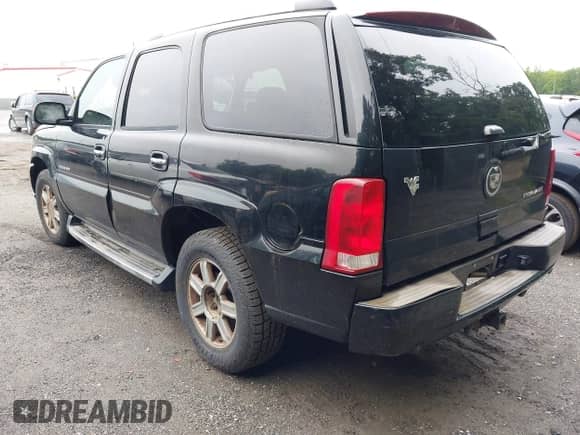 2004 Cadillac Escalade z VIN 1GYEK63N94R224759, wystawiony jako IAAI lot #43024298 z przebiegiem 274 104 mil mil oraz . Historia ofert i sprzedaży dostępna na DreamBid. Obrazek 3.